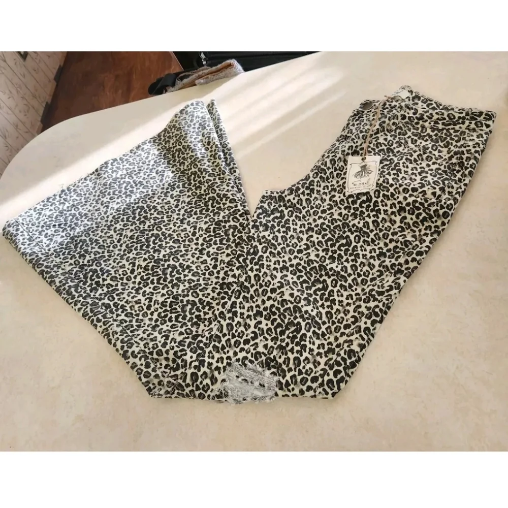 EASEL Womens Button Zip Distressed Leopard Animal Print BELL BOTTOMS Denim Jeans - Picture 2 of 10
